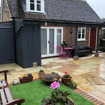 Ferienwohnung Kristina's Coach House Horsham Exterior foto