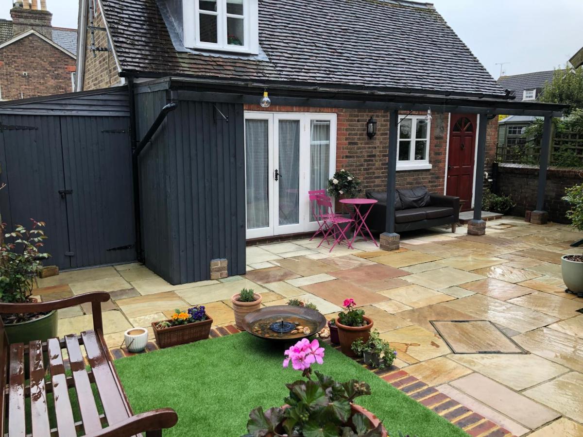 Ferienwohnung Kristina's Coach House Horsham Exterior foto